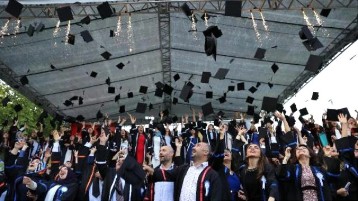 Gebze Teknik Üniversitesi Mezunları Diplomalarını Aldı
