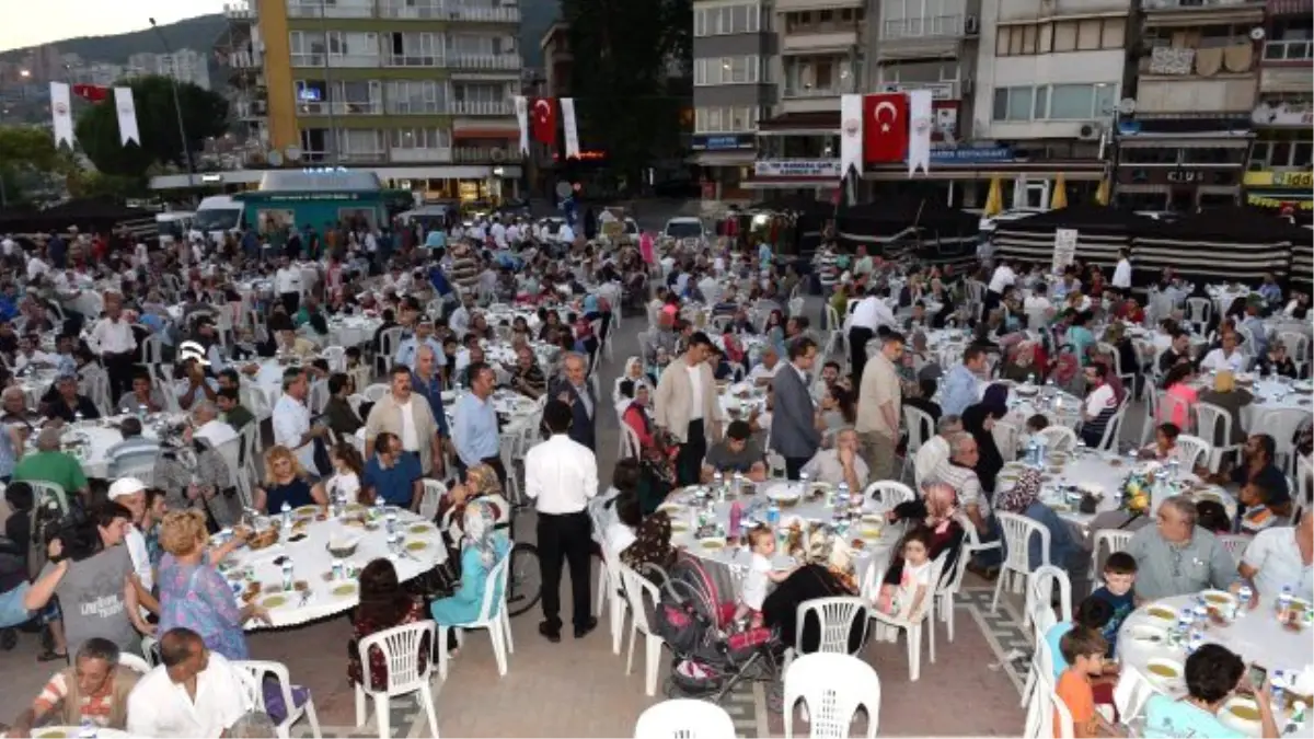 Gemlik Meydanı Denizle Buluşuyor