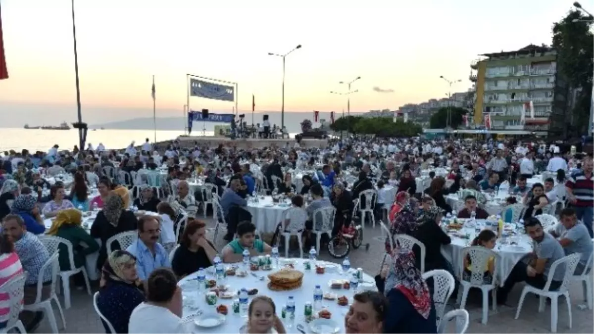 Gemlik Meydanı Denizle Buluşuyor