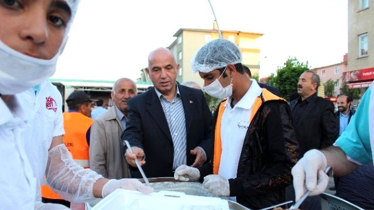 Ilıcalı, Bir Akşamda Üç İftar Programına Katıldı