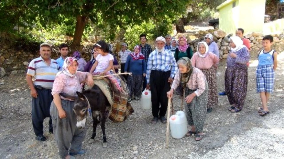 "Şalvar Davası" Filmi Gerçek Oldu, Kocalarını Yataklarına Almıyorlar