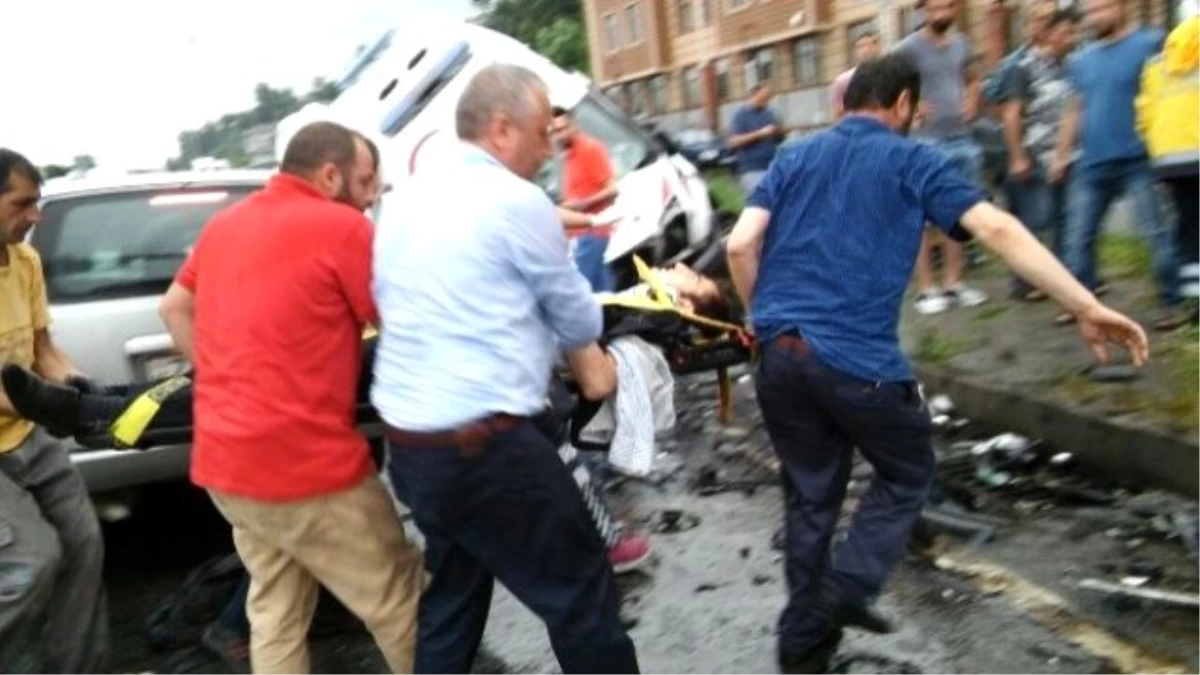 Rize\'de Trafik Kazası: 1 Ölü, 5 Yaralı