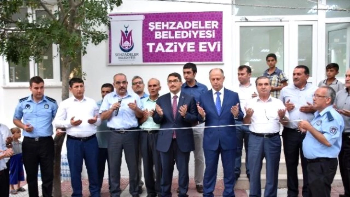 Şehzadeler\'den Turgut Özal Mahallesi\'nde İftar ve Açılış