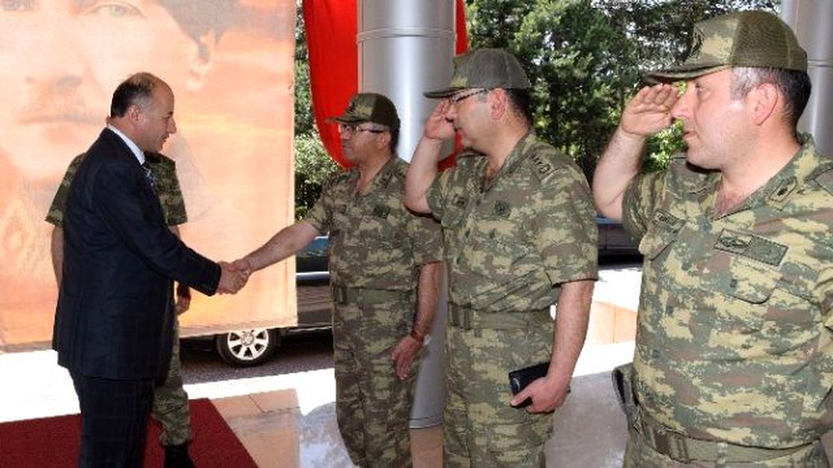 Vali Azizoğlu, Kara Kuvvetleri\'nin Kuruluş Yıldönümünü Kutladı