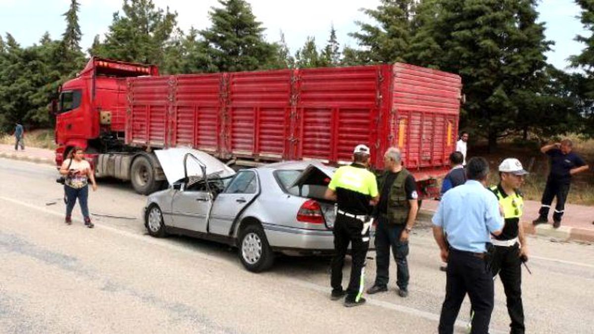 2 Yaşındaki Almina Hurdaya Dönen Araçtan Burnu Kanamadan Kurtuldu