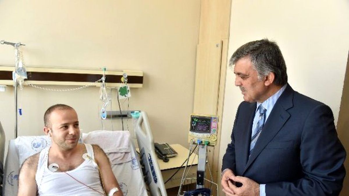 Abdullah Gül Patlamada Yaralananları Ziyaret Etti