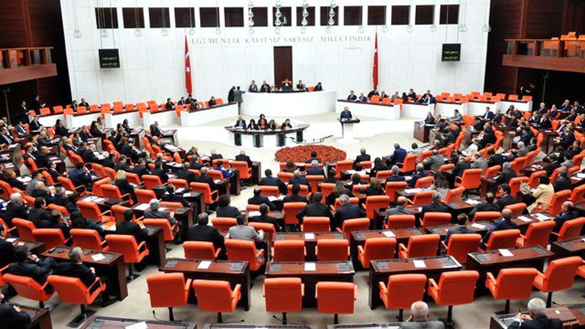 Meclis\'teki 4 Parti Atatürk Havalimanı\'ndaki Saldırıyı Kınadı