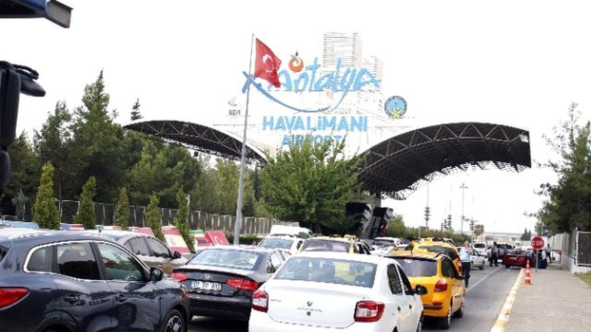 Antalya Havalimanı\'nda Güvenlik Önlemleri Arttırıldı