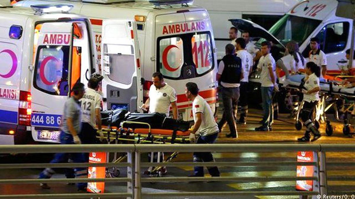 Atatürk Havalimanı'na 3 Canlı Bomba Saldırdı: 36 Kişi Hayatını Kaybetti