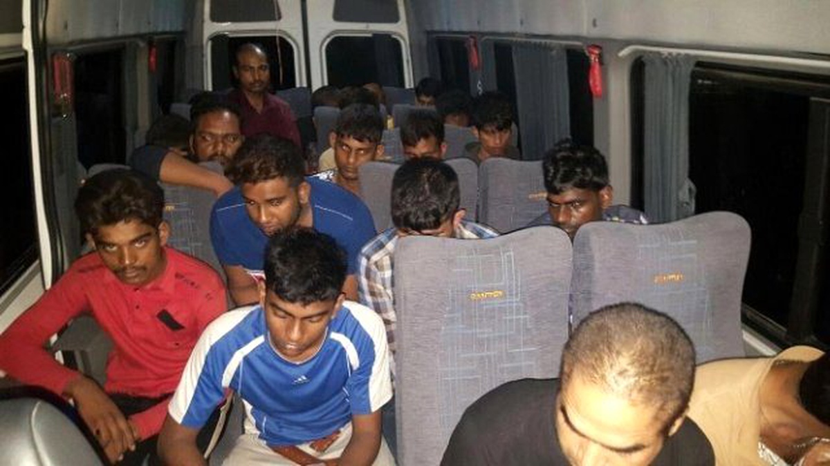 Edirne\'de 23 Kaçak Göçmen ve 1 Organizatör Yakalandı