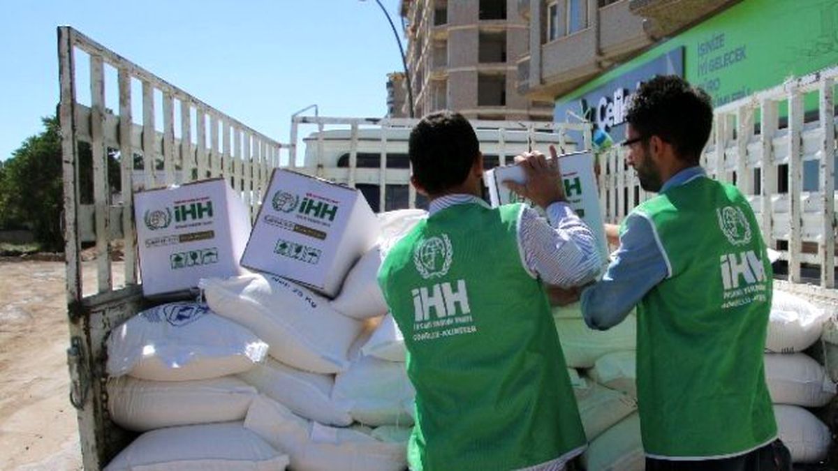 Elazığ\'da Bin 150 Kişiye Yardım Dağıtıldı
