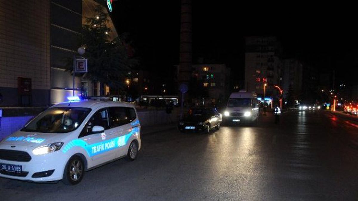 Eskişehir\'de Trafik Ekiplerinin Gece Uygulaması