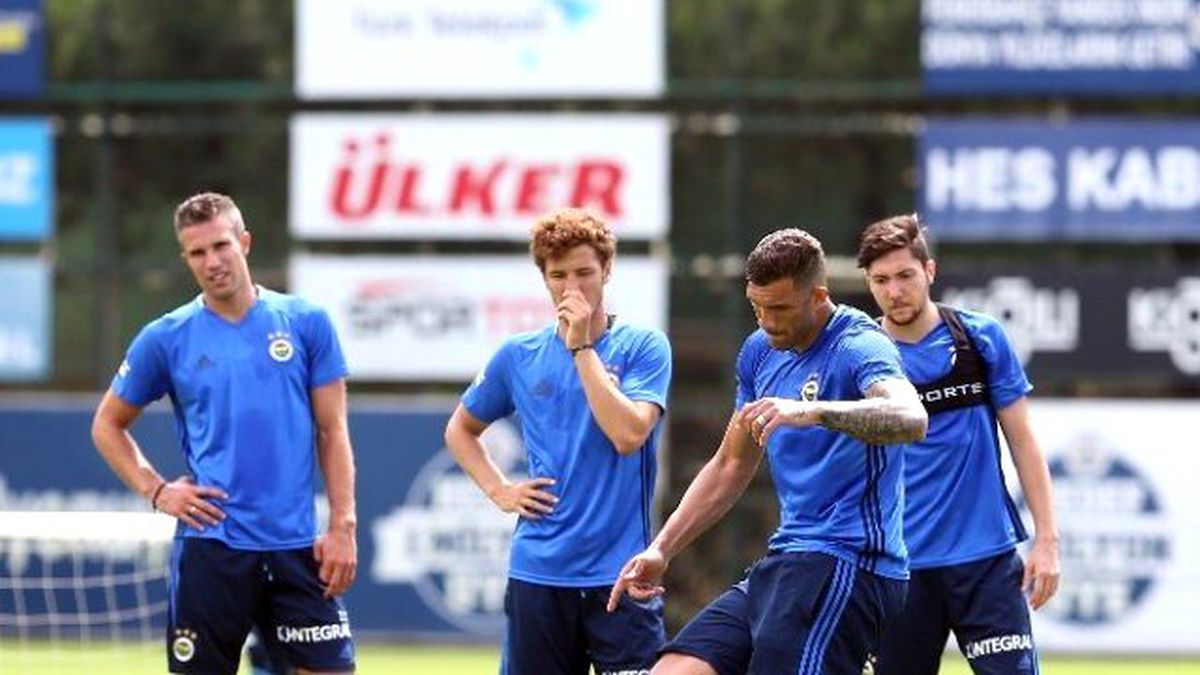 Fenerbahçe\'de Hazırlıklar Sürüyor