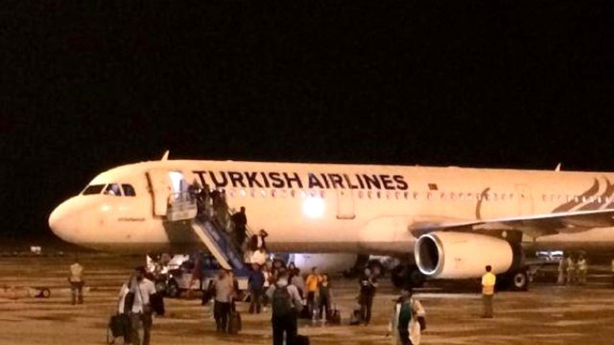Frankfurt-İstanbul Uçağı, Çorlu Havalimanı\'na İniş Yaptı