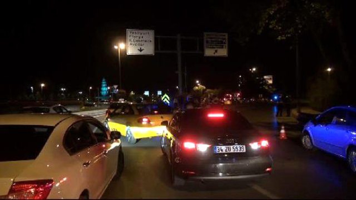 Havalimanında Bekletilen Yolcu ve Personel Ayrılıyor