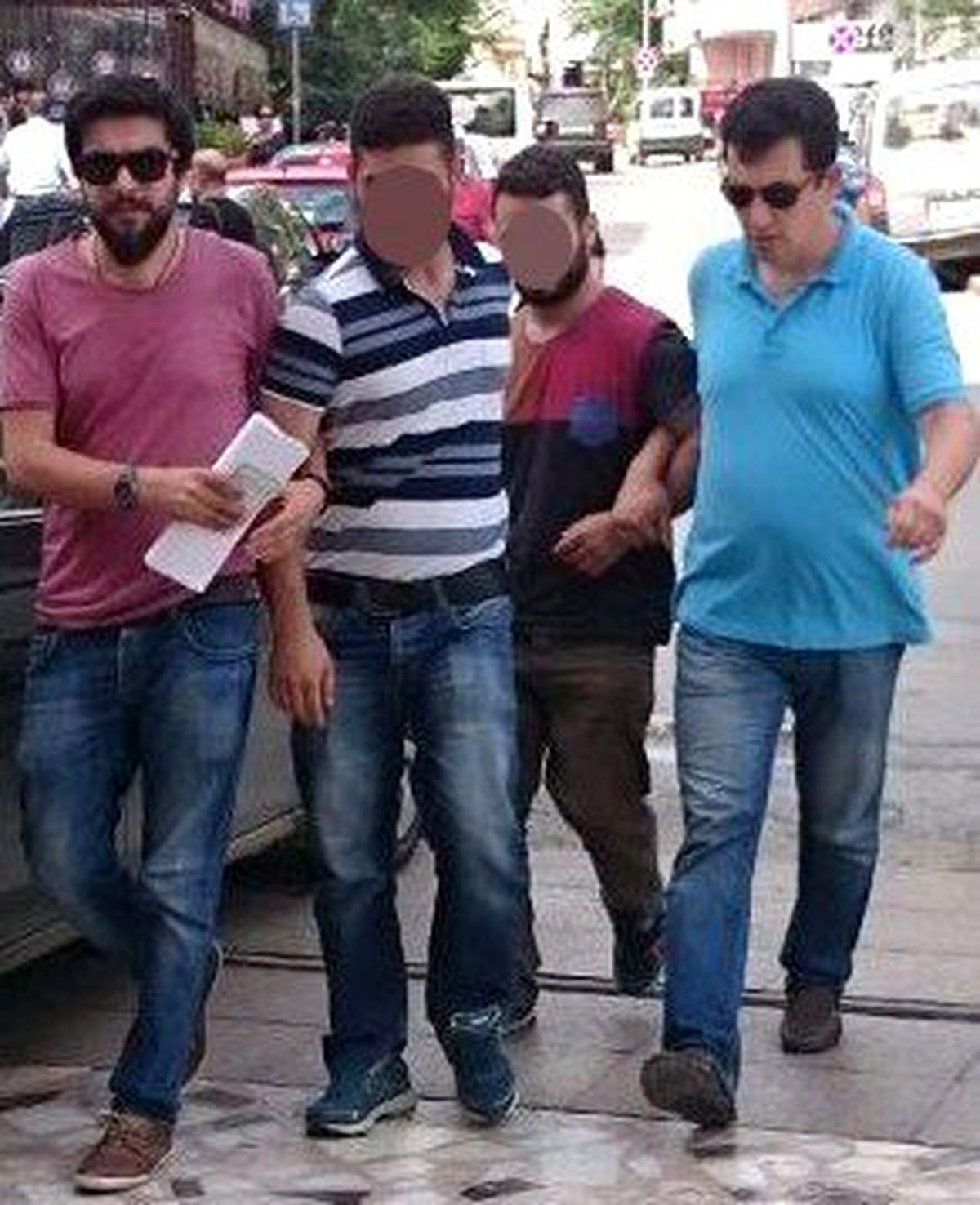 Kendilerini Savcı ve Polis Olarak Tanıtan Dolandırıcı Kardeşler Yakalandı