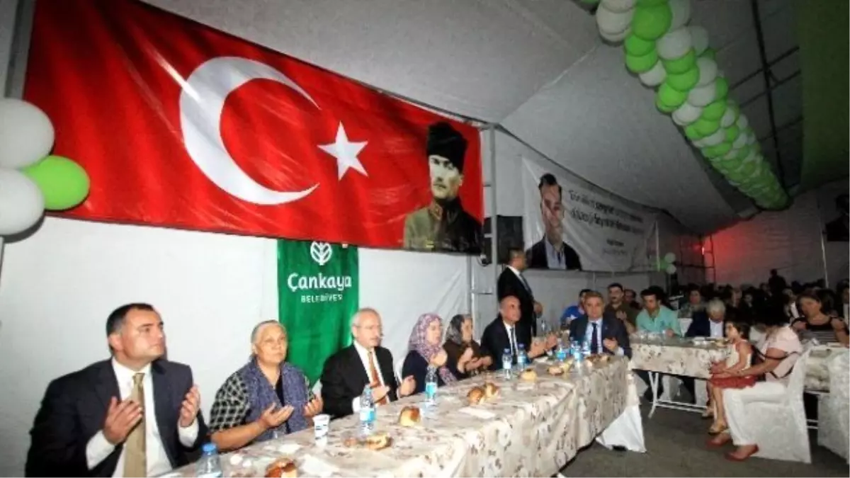 Kılıçdaroğlu Çankaya\'nın İftar Sofrasına Katıldı