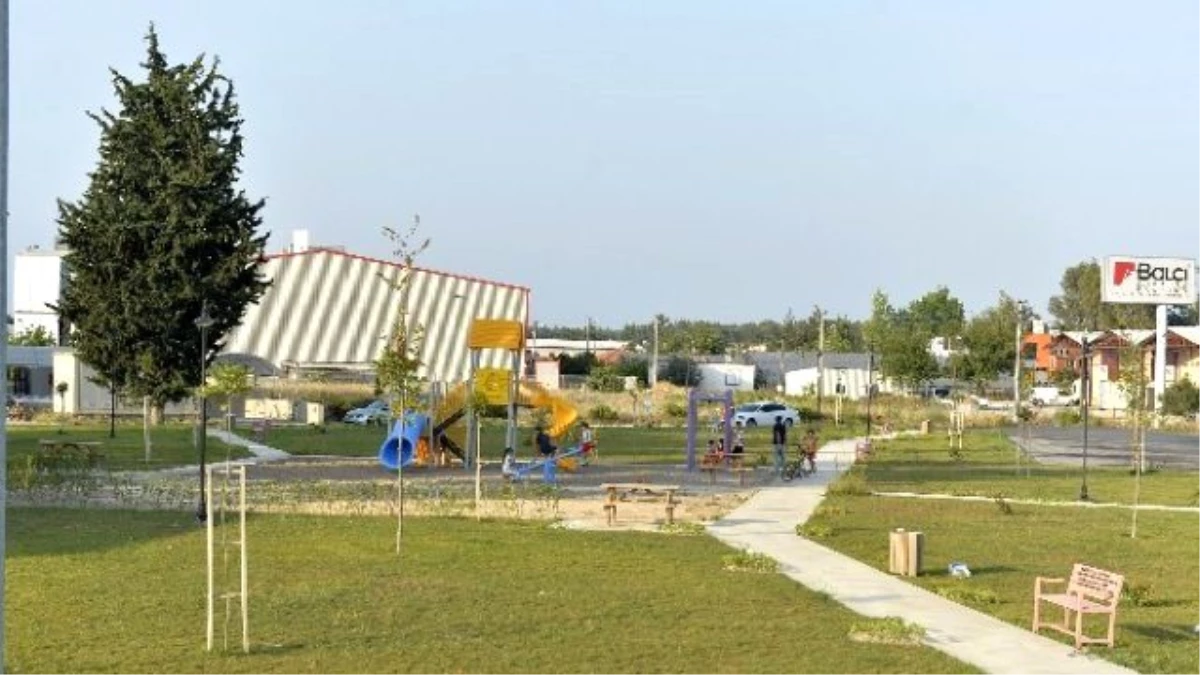Muratpaşa\'dan Yenigöl Mahallesi\'ne Oyun Parkı