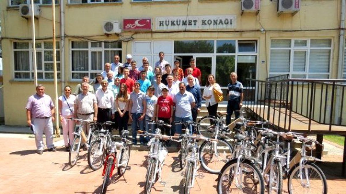 Öğrenciler Bisikletlerini Aldı