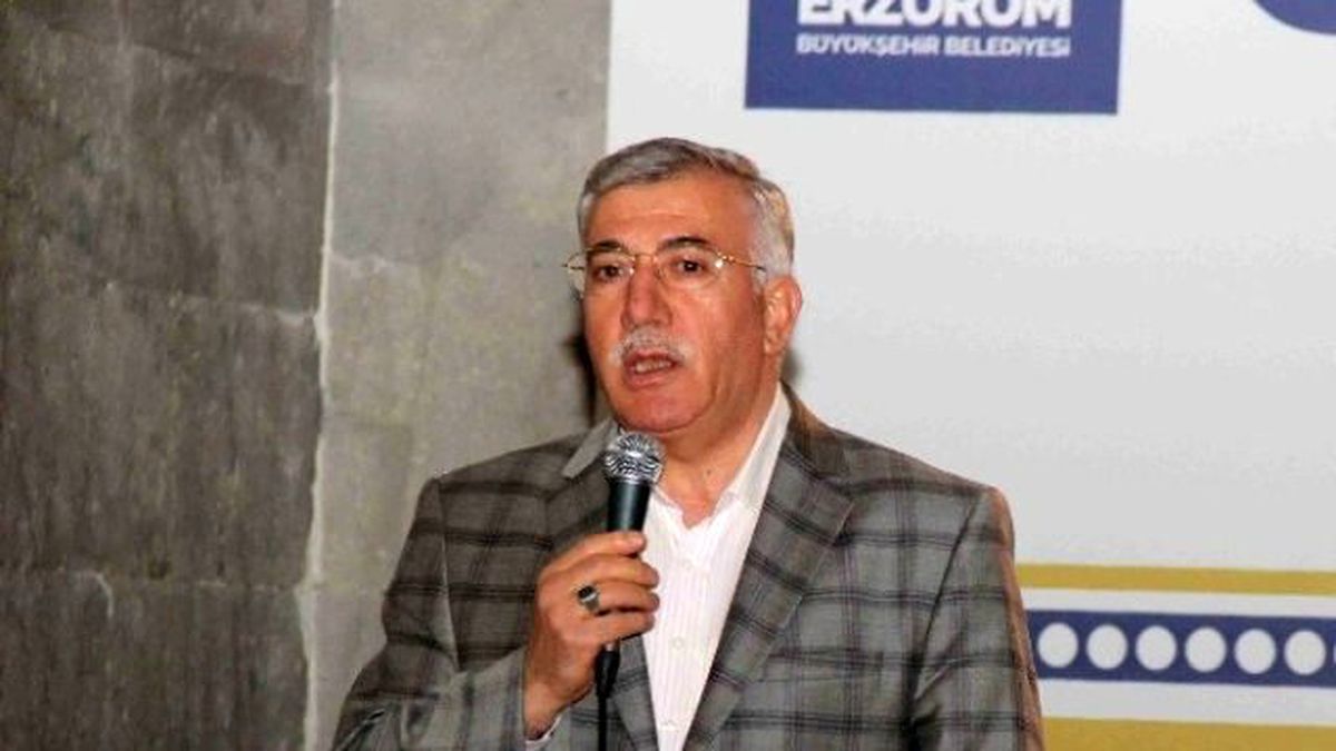 Özkılıç\'tan Şiir Dolu Bir Ramazan Akşamı