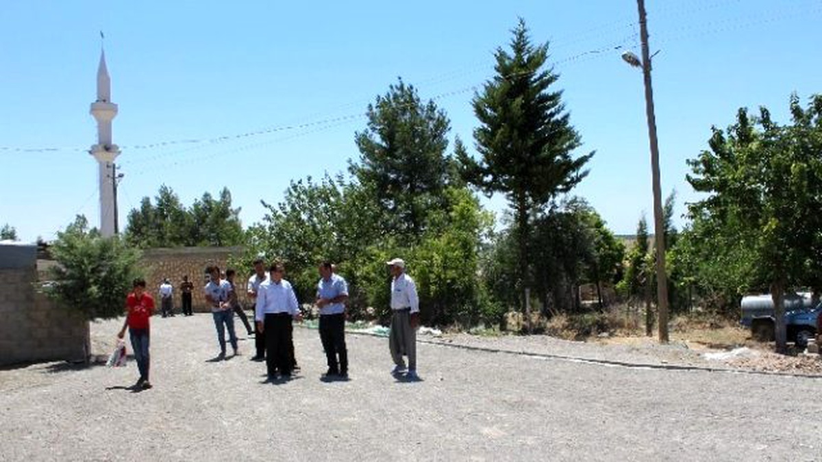 Samsat\'ta Köylere Kiltli Parke Taş Döşeniyor