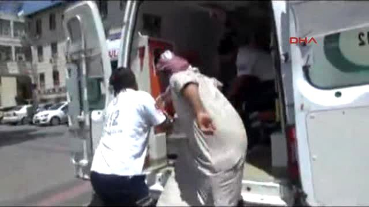 Şanlıurfa - Kanalda Kaybolan Kişinin Yakınları Suyun Kesilmesi İçin DSİ\'de Eylem Yaptı