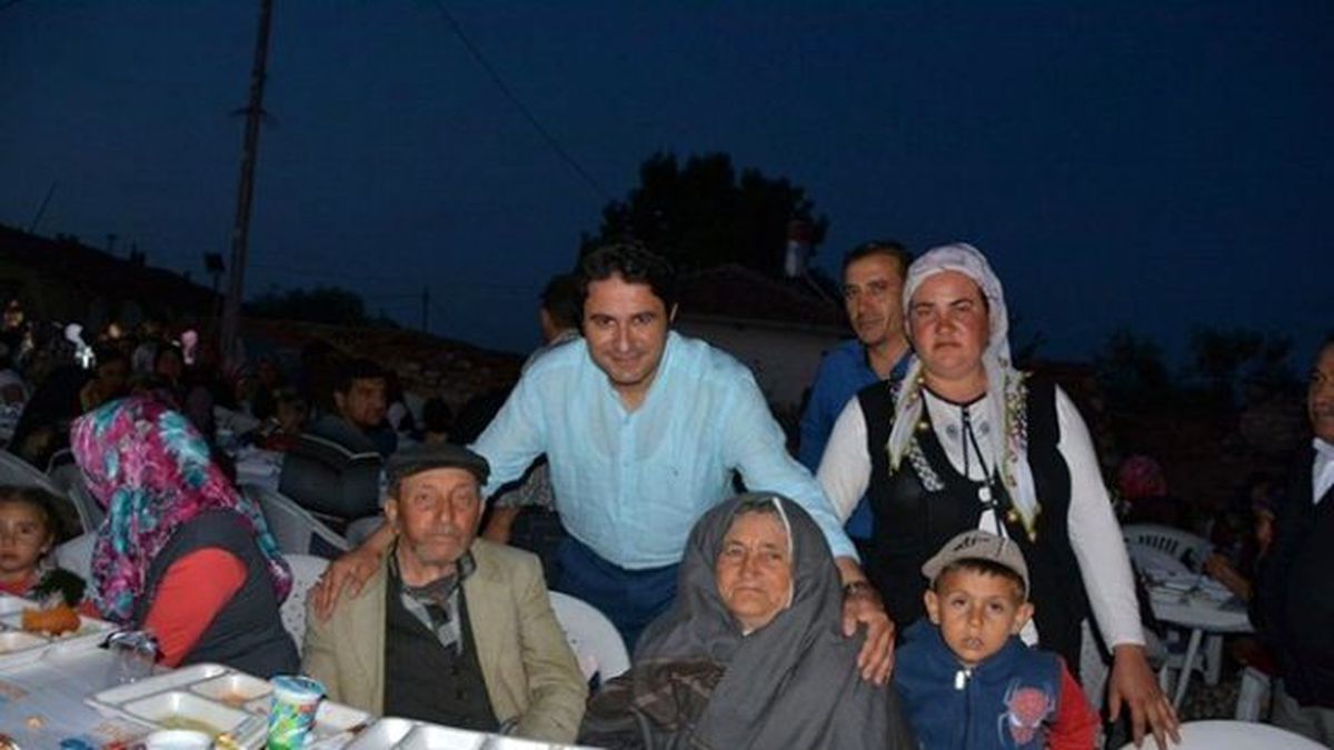 Seyitgazi\'de Sofralar Bu Kez Cevizli\'de Kuruldu