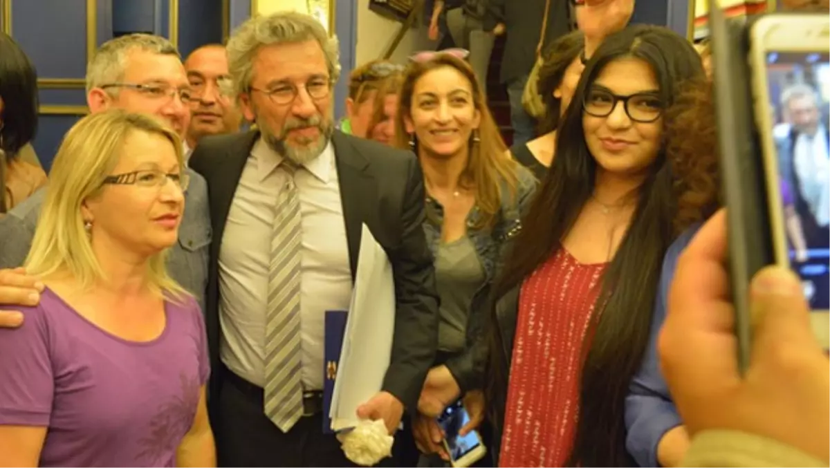 Strasbourg\'ta Can Dündar ile Dayanışma Gecesi