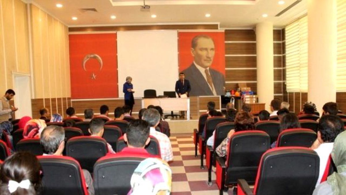 Vanlı Öğrenciler AB\'yi Öğrendi