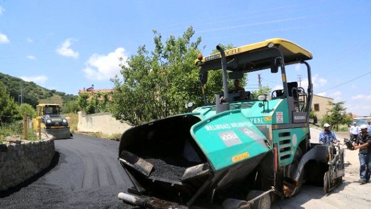 3 Mahallede Asfaltlama Çalışması Devam Ediyor