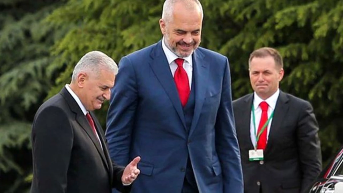 Arnavutluk Başbakanı\'yla Yıldırım Arasındaki Boy Farkı Objektiflere Yansıdı