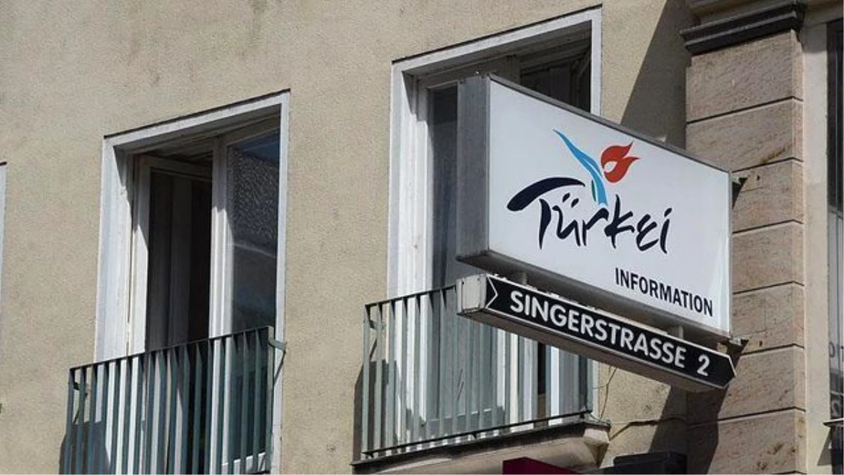 Avusturya\'da PKK\'lılar Turizm Ofisini Bastı