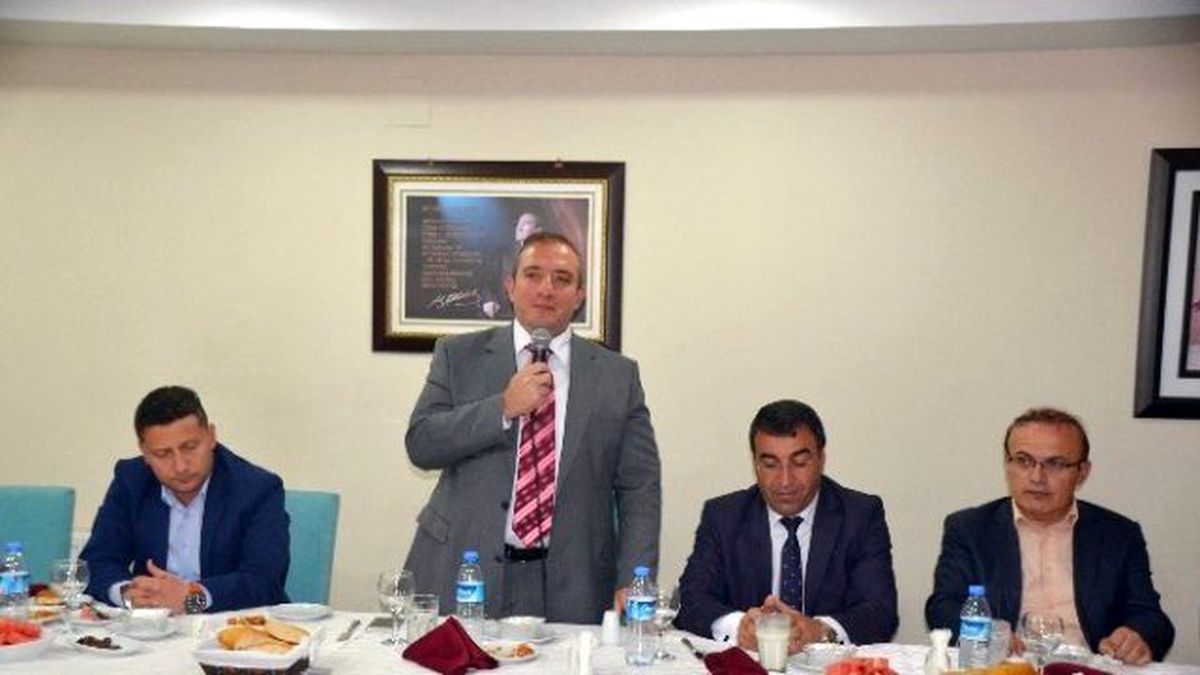 Başkan Toksoy, İftarda Esnaf, Muhtar ve Stk\'larla Buluştu
