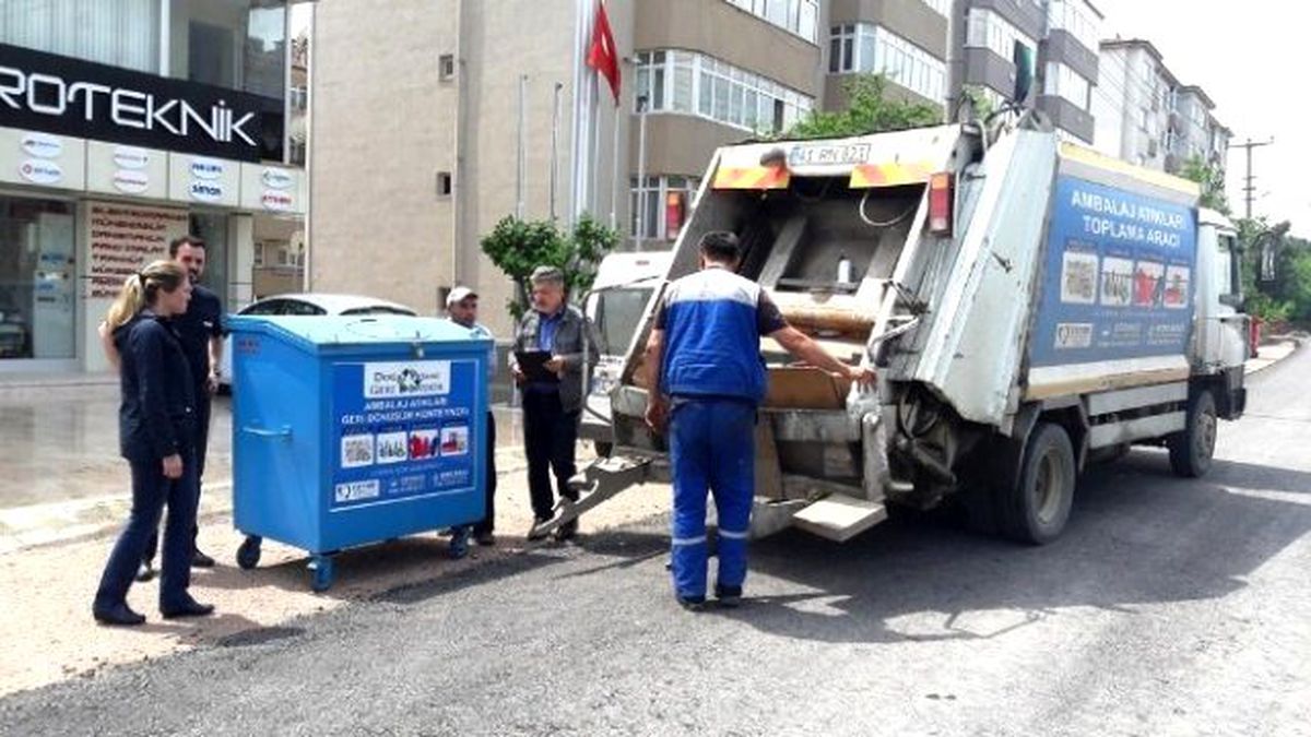Büyükşehir Atık Toplama Çalışmalarına Devam Ediyor