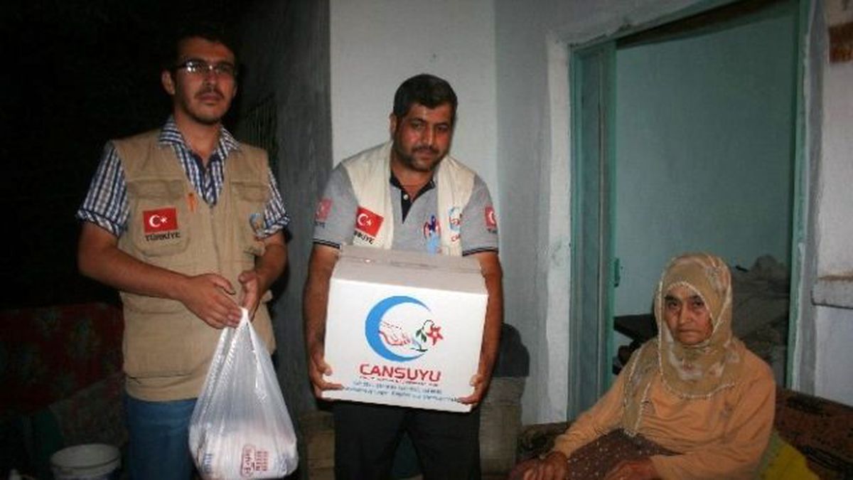 Cansuyu Derneği\'nden Ramazan Yardımı