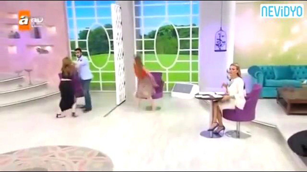Damat Adayına Tokat Atan Gelin Adayı