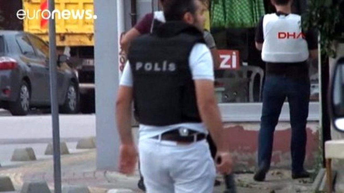 İstanbul\'da 16 Adrese Eş Zamanlı Operasyon: 13 Gözaltı