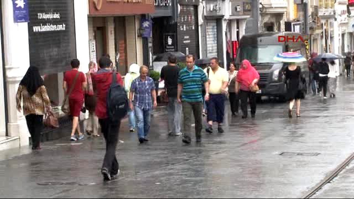 İstanbul\'da Sabah Saatlerinde Yağmur Etkili Oldu