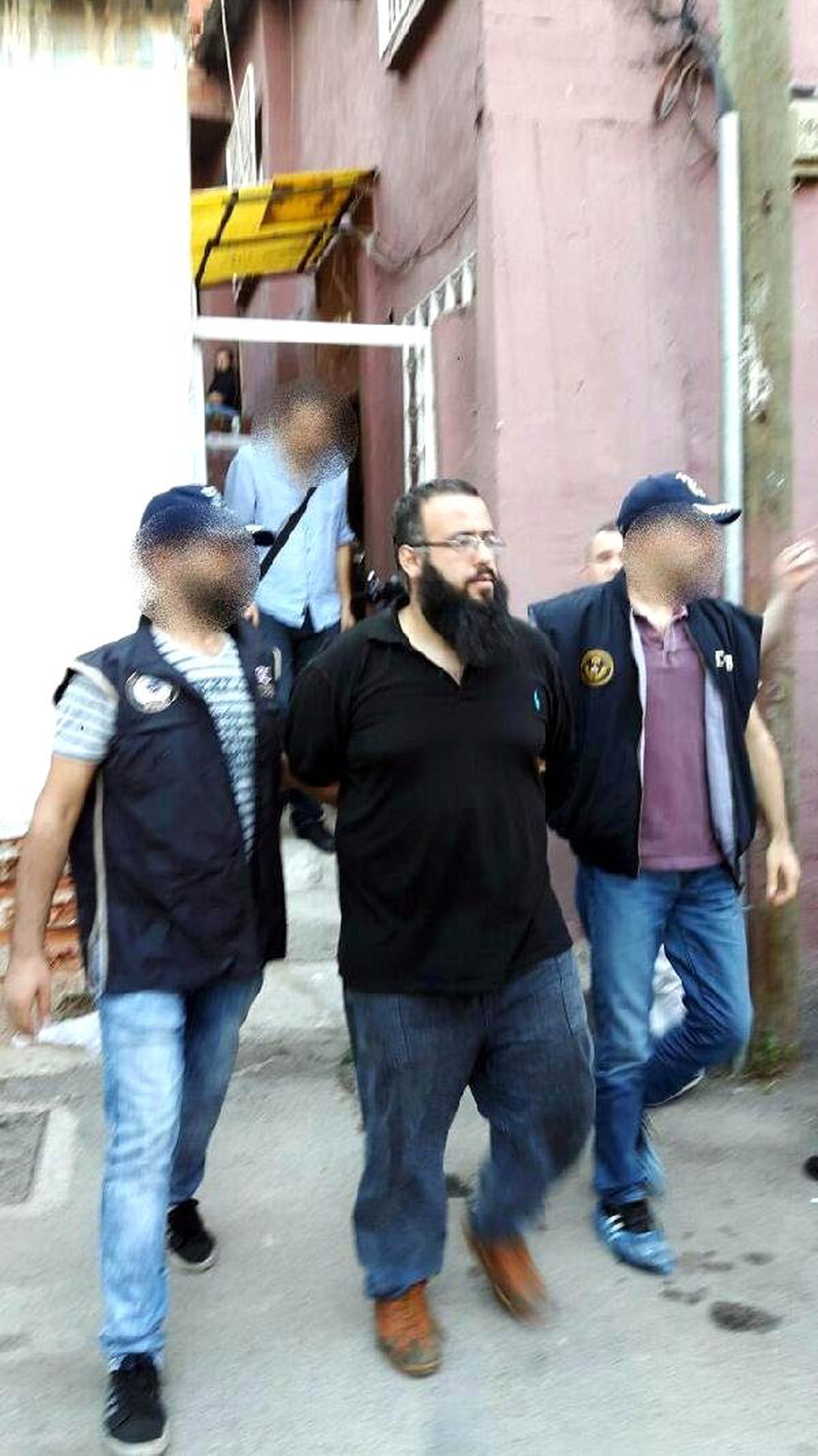 İzmir\'de 4 İlçede Işid Operasyonu; 9 Gözaltı (2) - Yeniden