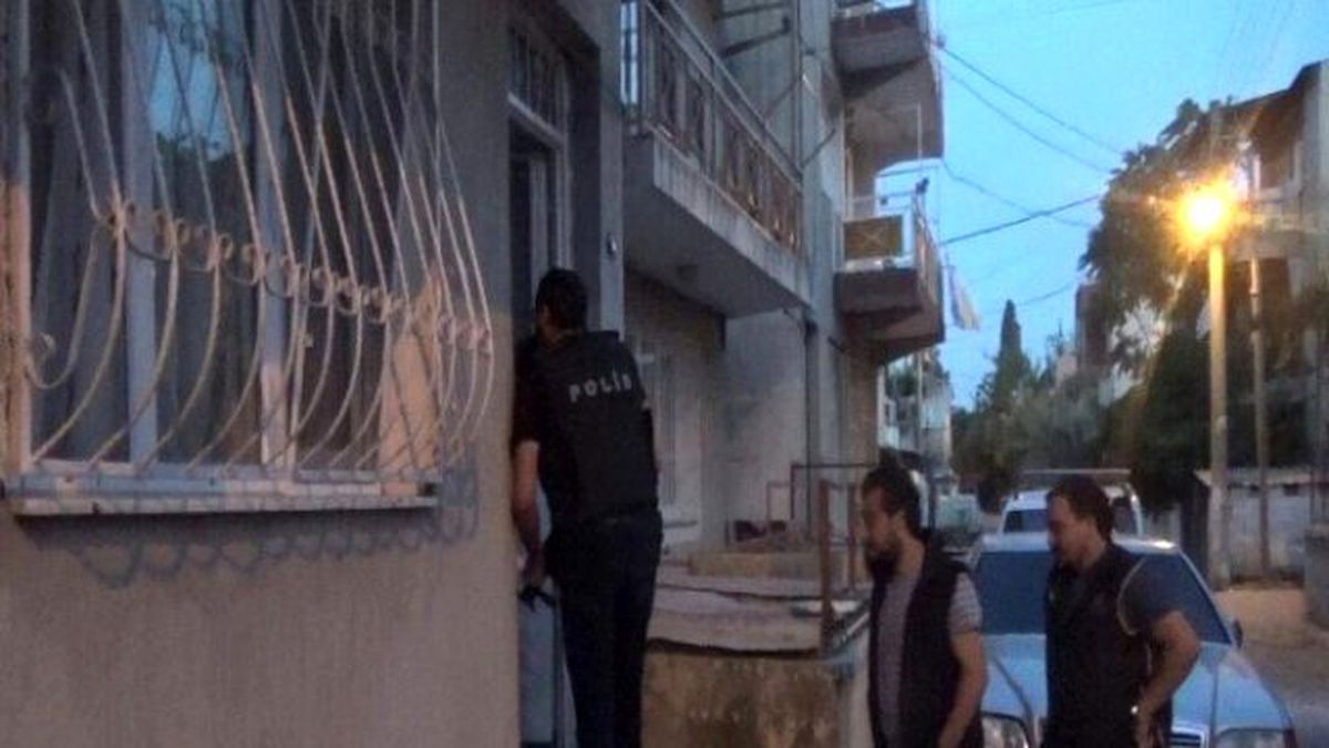 İzmir\'de Işid Operasyonu: 9 Gözaltı