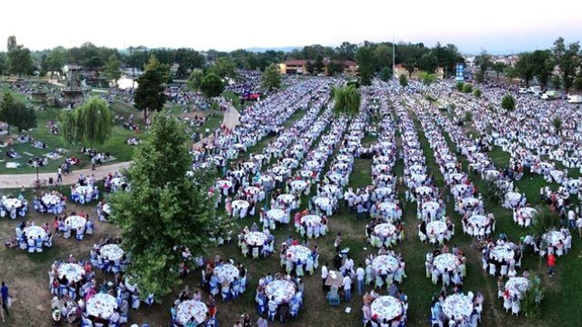 Kardeşlik Sofraları Kent Park\'ta Kurulacak