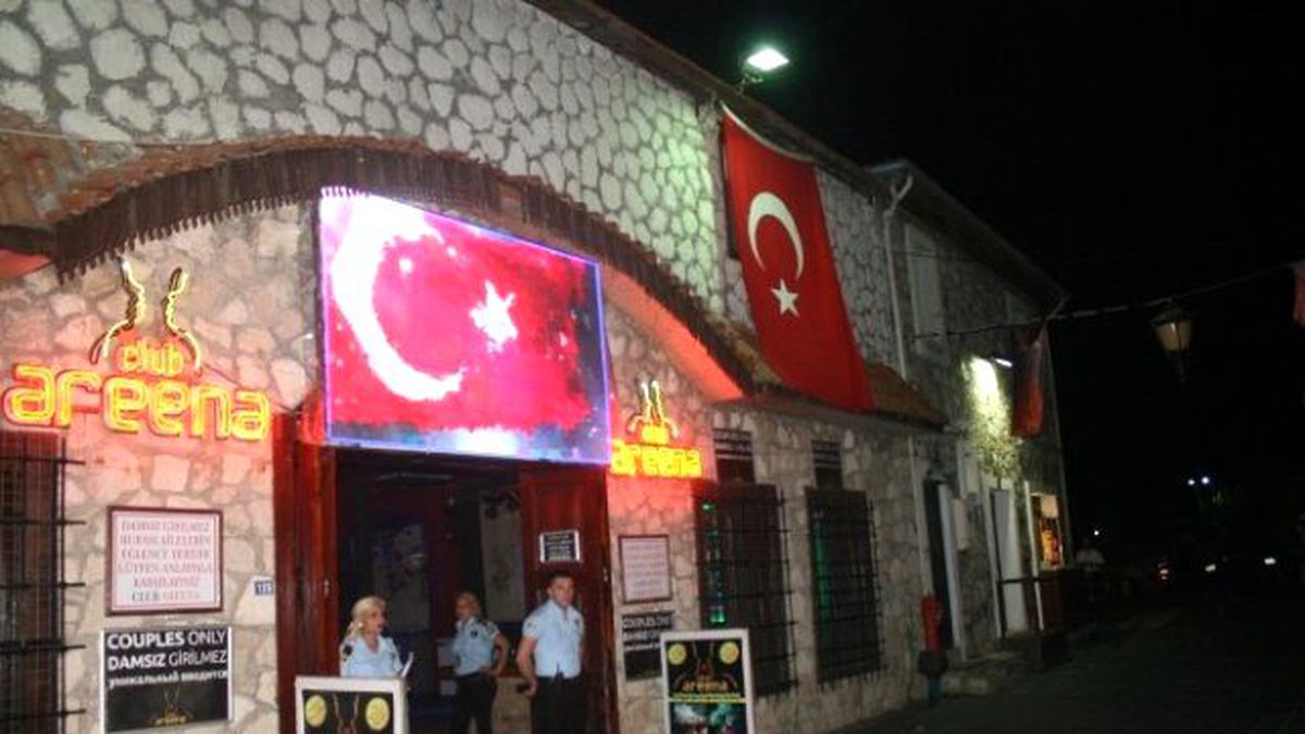 Marmaris Barlar Sokağı\'nda Teröre Bayraklı Tepki
