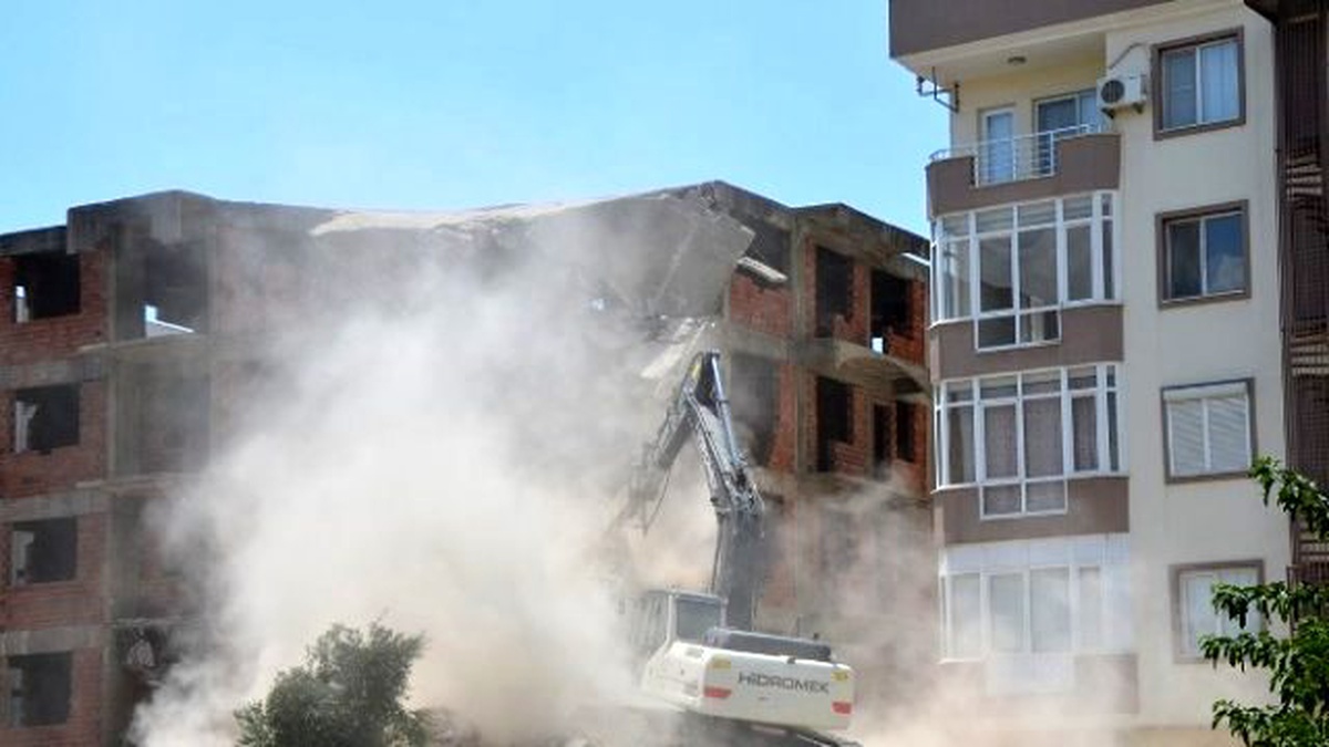 Milas\'ta Kontrolsüz Yıkım Vatandaşın Tepkisini Çekti