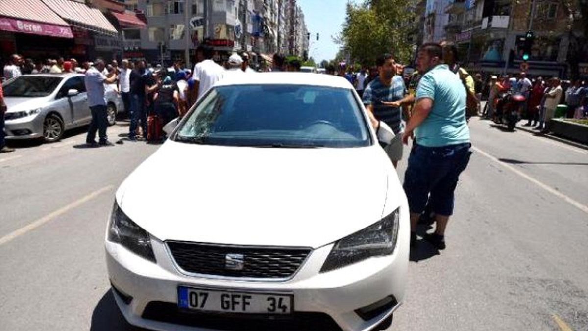 Çarptığı Terzi Çırağını Kanlar İçinde Görünce Sinir Krizi Geçirdi