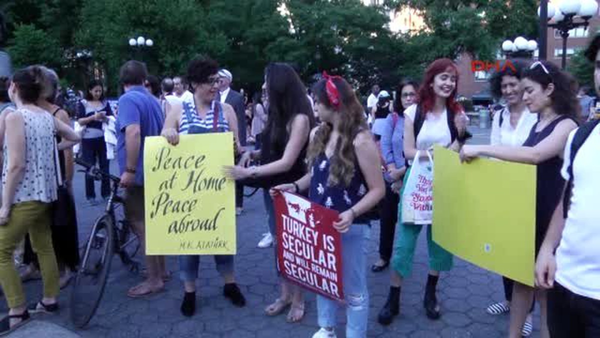 New York\'tan İstanbul\'a Anlamlı Mesaj Yalnız Değilsin!