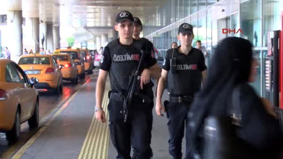 Özel Tim Havalimanında Nöbette