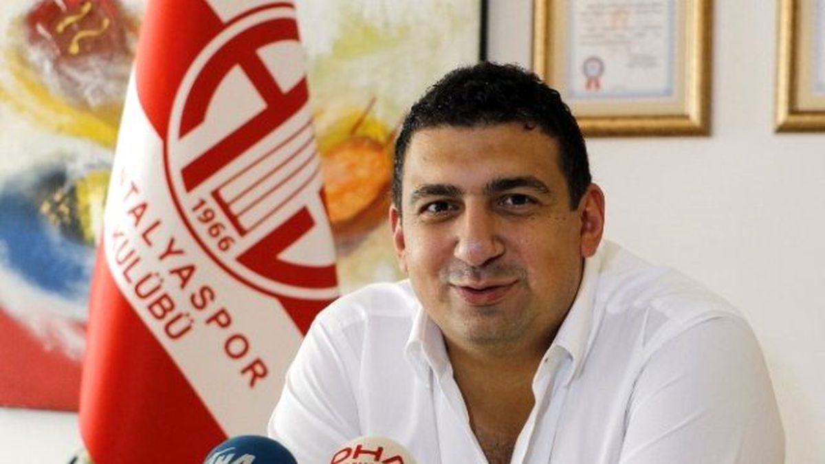 Öztürk: "Ronaldinho\'yu Transfer Etmeyeceğiz"