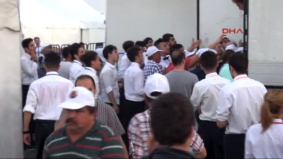 Sakarya- Törenin Ardından Garsonlar Kavga Etti
