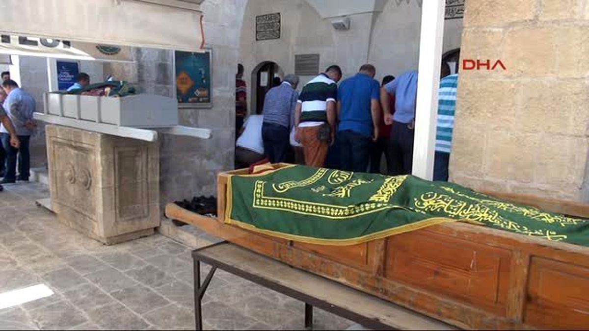 Şanlıurfa Kazada Ölen Çift Toprağa Verildi