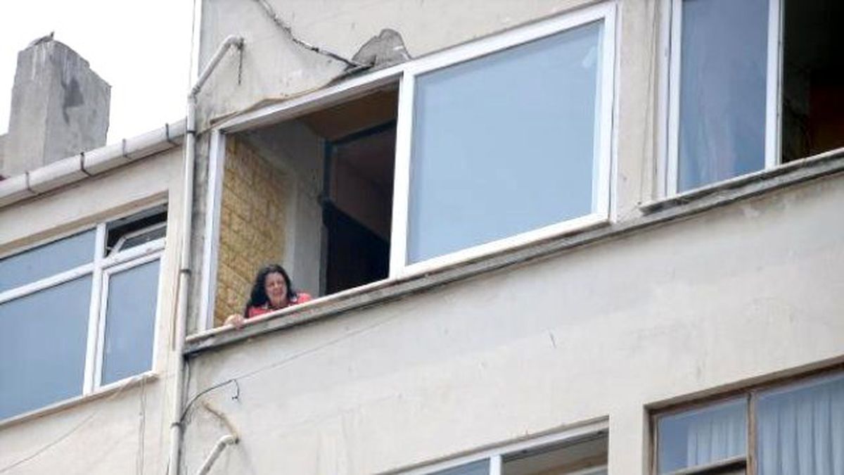 Şiddet Gören Kadını, Polis Kapıyı Kırarak Kurtardı